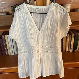 Beautiful Sundance Cream Lace Button-Down Blouse Excellent condition. Size Large